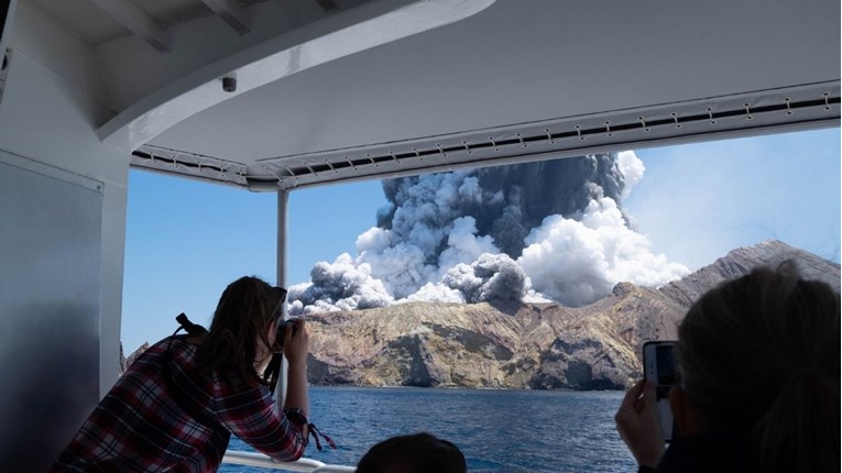 Podrhtavanja oko vulkana na Novom Zelandu onemogućuju pronalazak tijela